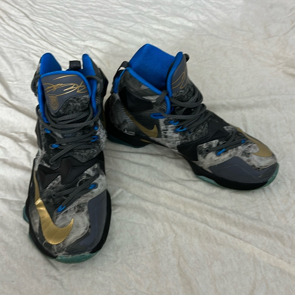 Nike LeBron XIII Custom ID men’s basketball sneakers size 7.